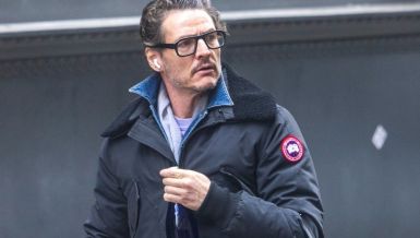 IGRA OPASNE MOMKE, SADA SE SAZNALO DA JE GEJ: Pedro Paskal ima dečka! Glumac viđen kako se mazi u javnosti, paparaco slike sve otkrile