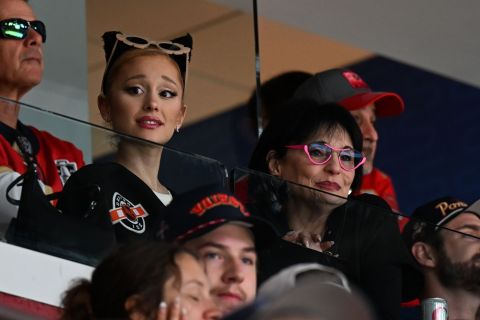 MAJKA ARIJANE GRANDE JE MOĆNA ŽENA, IZGRADILA JE IMPERIJU KAO SAMOHRANA MAJKA: NJen život je priča za film koji bi svi gledali 