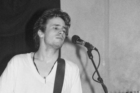 KADA JE IMAO 30. GODINA UŠAO JE U REKU, OBUČEN, PEVAJUĆI I - NESTAO ZAUVEK: Životna priča čoveka sa najlepšim i najnežnijim glasom na svetu