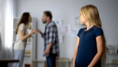 KAKO ODGAJATI SREĆNO DETE URPKOS RAZVODU: Psiholozi navode 4 ključna pravila 