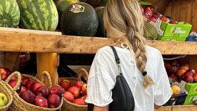 ЛЕПОТА ДОЛАЗИ ИЗНУТРА: 5 намирница за здраву и БЛИСТАВУ кожу