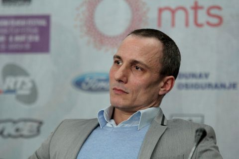 NAŠ GLUMAC SE RAZVEO, PA ZA SAMO 40 DANA PONOVO OŽENIO: Supruga je 15 godina mlađa i tvrdi da mu je promenila život