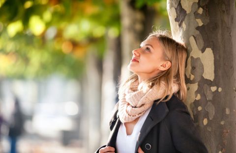 1793364929_woman-under-colorful-autumn-leaves-Depositphotos_175499848_S.jpg