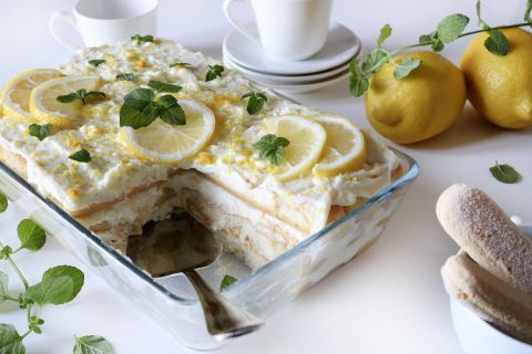 OVOG LETA ZABORAVITE KLASIČAN TIRAMISU, OVAJ SA LIMUNOM JE NAJPOPULARNIJI DEZERT OVOG LETA: Evo kako se pravi (RECEPT)