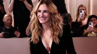 DžULIJA ROBERTS NE ZNA ŠTA SU GODINE: Pojavila se na Zlatnim globusima u Armani haljini, nagrada joj je izmakla, ali su je kolege nagradile ovacijama! (VIDEO) 
