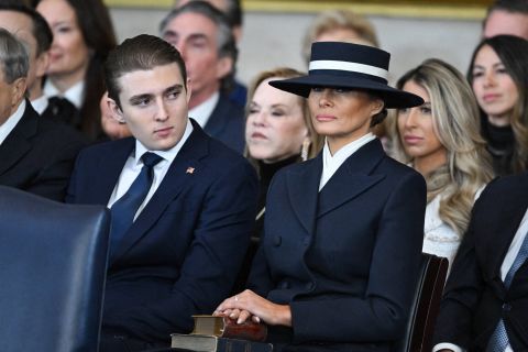 "SVE JE MANJE VREMENA ZA PORODICU": Melanija priznala da ne provodi vreme sa sinom - ovo je istina o njihovom odnosu