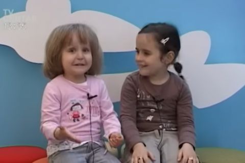 KAKO DANAS IZGLEDA DEVOJČICA KOJA JE REKLA "BOŽE PETRA": Svi je pamtimo po snimku nastalom pre 17 godina, a sada je niko ne bi prepoznao
