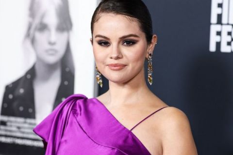 Selena Gomez objasnila u kakvom je zdravstvenom stanju nakon što je uočeno da joj drhte ruke: Glumica posle transplantacije bubrega nastavlja borbu 