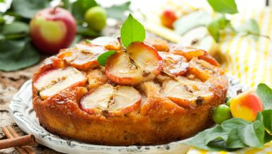 КОЛАЧ ОД 3 ЈАБУКЕ КОЈИ СЕ ПРАВИ ЗА 10 МИНУТА: Изузетно је сочан, а рецепт успева свима 