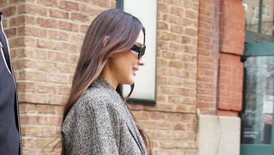 ВОДИ БИТКУ СА РАКОМ, ИЗГЛЕДОМ И СТАВОМ ОБОРИЛА СВЕ СА НОГУ: Лепа глумица одушевила након низа операција (ФОТО)