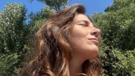 RADILA NA TEZGI I RIBALA TOALETE, PA ODLUČILA DA PROMENI ŽIVOT: Naša glumica je prošla trnovit put da bi ostvarila svoj san