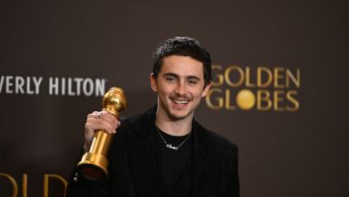 TIMOTI ŠALAME PONOVO OPČINIO SVET: Odneo Zlatni globus, smeši mu se Oskar i iza sebe ostavio velika imena Holivuda