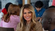 МЕЛАНИЈА ТРАМП У ХАЉИНИ КОЈУ СВАКА ЖЕНА МОРА ИМА: Безвременски модел који остаје водећи тренд и у овој години (ФОТО)