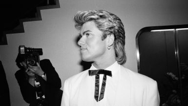 OTPEVAO NAJVEĆI BOŽIĆNI HIT, PA PREMINUO NA BOŽIĆ: NJegova smrt je rastužila ceo svet, a 3 godine kasnije sudbina se surovo poigrala sa njegovom porodicom