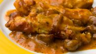 LOVAČKE ŠNICLE KOJE SE TOPE U USTIMA: U kremastom sosu od luka i pečuraka postaju savršen ručak (RECEPT)