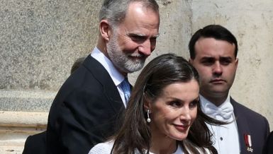 OBJAVLJENA KNIGA O NAVODNOJ BISEKSUALNOSTI ŠPANSKOG KRALJA: Među „Felipeovim momcima“ – dvojica poznatih pevača! 