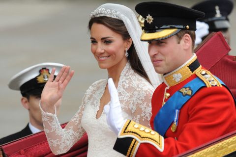 Prošlo je 15 godina od venčanja, a o njenoj venčanici se i danas priča: Ove detalje retko ko zna