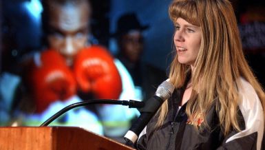 СЛАВНА КЛИЗАЧИЦА ТРПЕЛА ФИЗИЧКО, ПСИХИЧКО И СЕ*СУАЛНО НАСИЉЕ: Успела да се пробије до врха, а онда јој је један скандал променио живот
