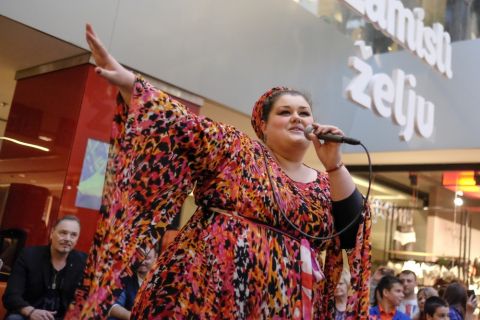 Bojana Stamenov progovorila o momentima TUGE: Nakon što je smršala 80kg, pevačica se susrela sa teškim momentima