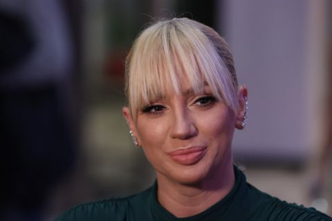 Vraća se stara Ana Kokić: Pevačica promenila FRIZURU i povratila svoj nekadašnji izgled (VIDEO)