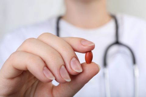 ŠTA SVI KOJI PIJU GVOŽĐE TREBA DA ZNAJU? Jedna jutarnja navika može da poništi deo efekta 