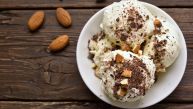 Направите сладолед од БАДЕМА: Освежите се уз посластицу фантастичног укуса (РЕЦЕПТ)