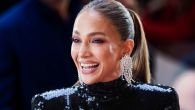 ЏЕНИФЕР ЛОПЕЗ ПОКАЗАЛА КАКО ИЗГЛЕДА БЕЗ ТРУНКЕ ШМИНКЕ: \