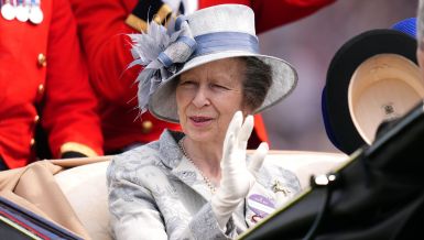 POKUŠAJ OTMICE PRINCEZE ANE: Napadač pucao, ranio vozača, rekao joj da izađe iz kola, a ona mu hrabro odbrusila