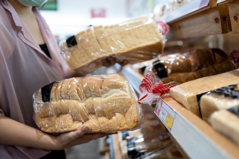 Najjednostavniji način da produžite svežinu hleba u kesi: Uz par poteza sprečite prevremeno sušenje (VIDEO)