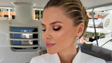 Мелина Џиновић показала како је била нашминкана на венчању са британским милионером: Изглед употпунила скупоценим накитом и савршеном пунђом (ФОТО)