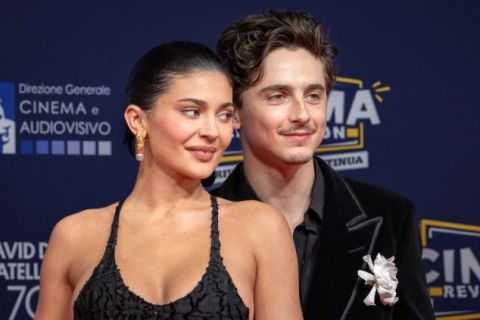 DA LI BISTE NOSILI OBRVE KAO KAJLI DžENER? Novi trend ili bizarni trenutak u svetu šminke? (FOTO) 