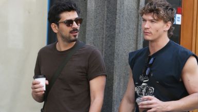 ГОДИНАМА ЈЕ ЧИСТИО СТОЛОВЕ, ПА ПРЕКО НОЋИ ПОСТАО ЗВЕЗДА АЛИ ПОСТОЈАО ЈЕ ЈЕДАН УСЛОВ: \