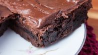 ЧОКОЛАДНИ БРАУНИ: Баците све остале рецепте, овај је једини прави! 