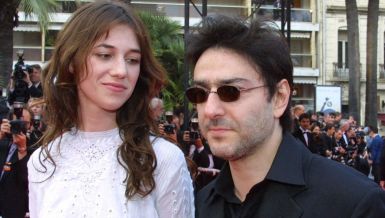 НАЈКОНТРАВЕРЗНИЈА ГЛУМИЦА ВОЛИ ИСТОГ ЧОВЕКА 35 ГОДИНА, ИМАЈУ ТРОЈЕ ДЕЦЕ И НЕ ЖИВЕ ЗАЈЕДНО: Његова изјава о њиховом односу и данас шокира