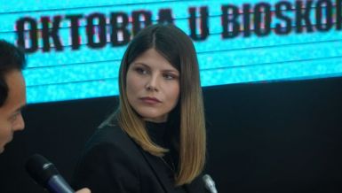 TRUDNA GLUMICA VANJA NENADIĆ: Čeka drugo dete sa kolegom 