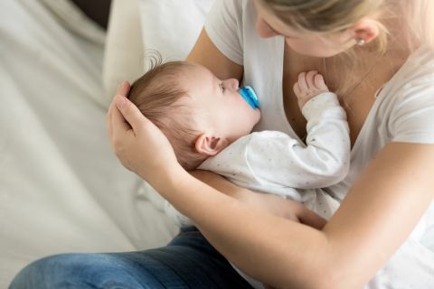 IDETE PRVI PUT DA VIDITE BEBU? Evo šta se prema srpskoj tradiciji nosi na poklon 