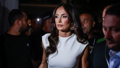 ОВАКО ЈЕ ЕМИНА ЈАХОВИЋ ОДРАСТАЛА: Певачица искрено о детињству у Новом Пазару и времену које се променило