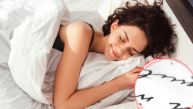 PRIVUCITE SREĆU: Pre spavanja stavite ispod jastuka jednu sitnicu 