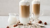 RECEPT ZA LEDENI LEŠNIK LATTE: Letnje osveženje za sve ljubitelje kafe 