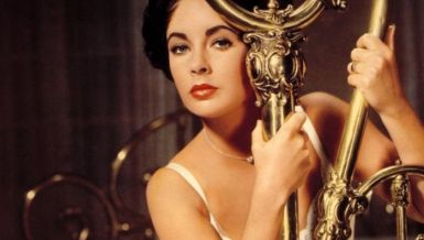 ELIZABET TEJLOR JE BILA VERENA 10 PUTA: NJeno vereničko prstenje se procenjuje na čak 20 miliona dolara, a jedan je najposebniji 