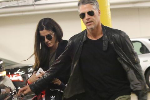 "MOJ ČOVEK JE OTIŠAO MNOGO PRE NEGO ŠTO JE NJEGOVO TELO OTIŠLO": Sandra Bulok otkrila potresne detalje o smrti muža