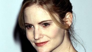 ИСПОВЕСТ ПОЗНАТЕ ГЛУМИЦЕ КОЈА ЈЕ САХРАНИЛА НАЈБЛИЖЕ И КОЈУ ЈЕ МУЖ ЈЕ НАПУСТИО: „Одрасла сам уз наркомане и знала сам да не желим то да испробам“