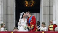 КРАЉИЦА ЕЛИЗАБЕТА ЈЕ ДОЖИВЕЛА ПЕХ НА ВЕНЧАЊУ ВИЛИЈАМА И КЕЈТ: Сви су гледали у младенце, па је овај пропуст остао непримећен