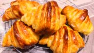 РЕЦЕПТ ЗА ДОМАЋЕ КРОАСАНЕ: Златни, путерасти и неодољиви (ВИДЕО)