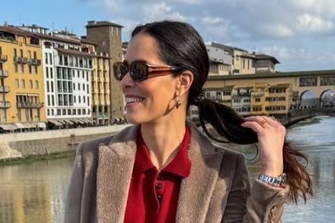 ANA IVANOVIĆ U BEZVREMENSKOJ ELEGANCIJI: Dok bi neko pomislio da se ništa ne slaže, ona to zna da iznese (FOTO) 