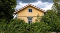 Купили кућу, а њихов пас је ПРЕСТАО ДА ЛАЈЕ - онда су сазнали језиву истину о свом новом дому \