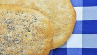 RECEPT ZA GRČKE LEPINJE KOJE SE RPAVE ZA 15 MINUTA: Sve sastojke verovatno već imate u frižideru 