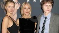 ЋЕРКА ИСТА МАЈКА, СИН ИСТИ ОТАЦ: Гвинет Палтроу блиста од поноса, први пут се појавила са децом на црвеном тепиху! 
