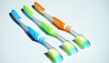 1649187250_toothbrushes-gc26489fe7_640.jpg