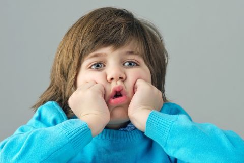 ŠTA REĆI DETETU KADA VAM KAŽE DA MU JE DOSADNO? 5 fraza koje daju fenomenalne rezultate